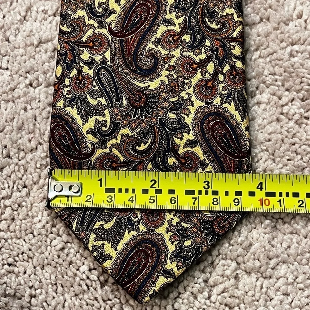 Robert Talbott Best  of Class 100% Silk Neck Tie Yellow Paisley Print Designer